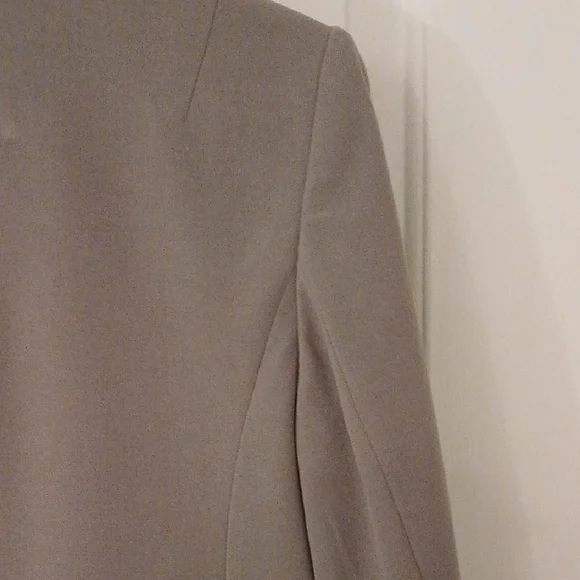 The Limited Women's Tan Blazer - Picture 11 of 12